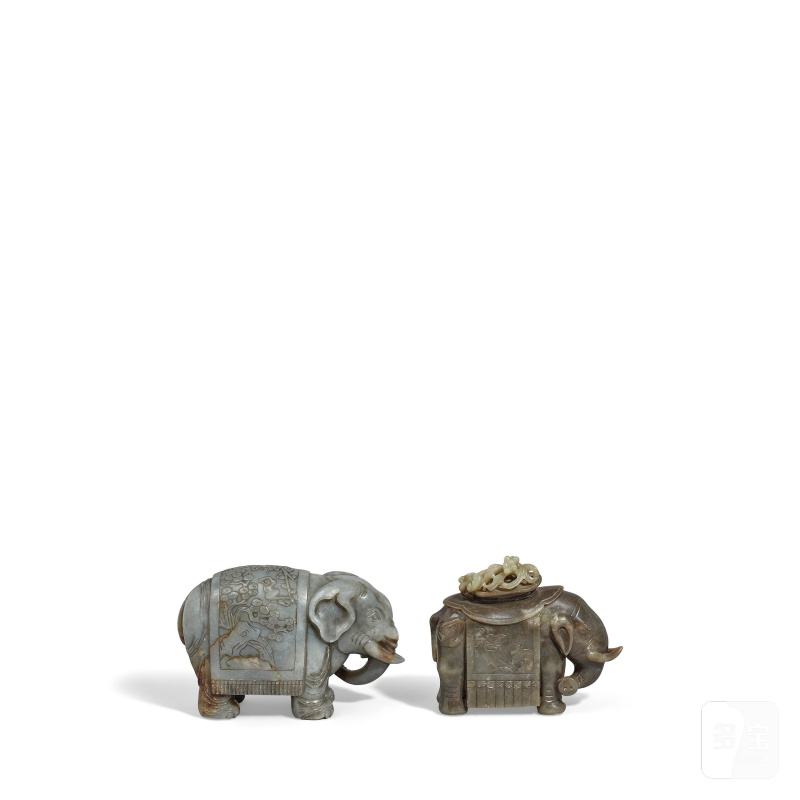 二十世紀 灰青玉雕象擺飾兩件 | TWO GREY AND CELADON JADE CAPARISONED ELEPHANTS - 图1